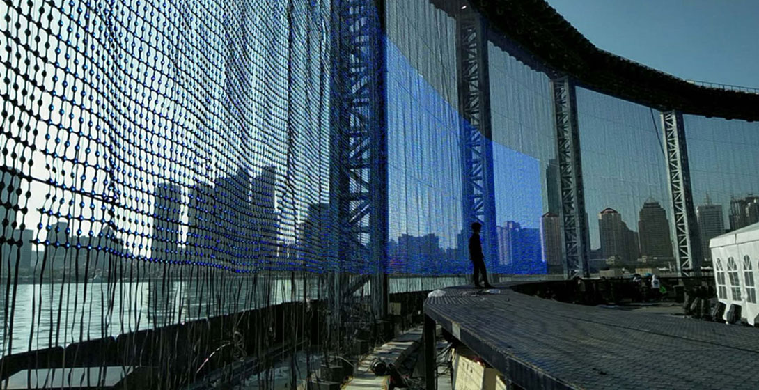 中潤案例-青島上海合作組織P55LED網(wǎng)格屏 中潤案例-青島上海合作組織P55LED網(wǎng)格屏